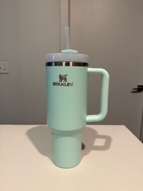 The Clean Slate Quencher H2.0 FlowState™ Tumbler